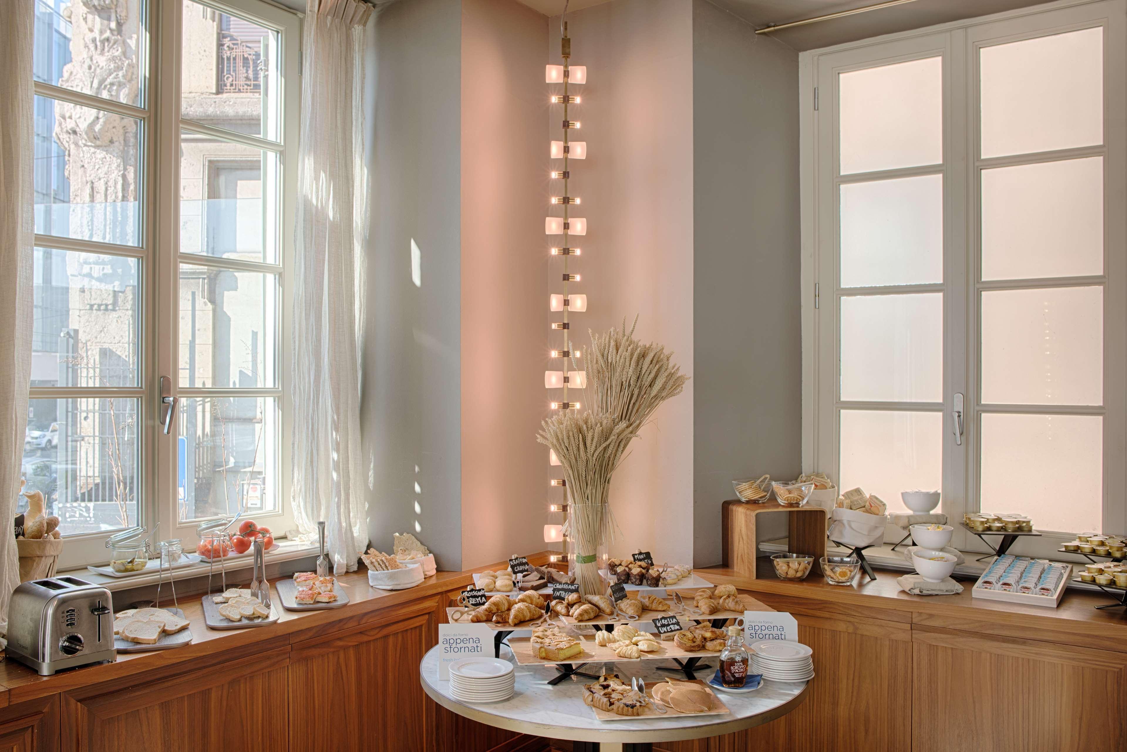 Hotel NH Milano Palazzo Moscova Esterno foto